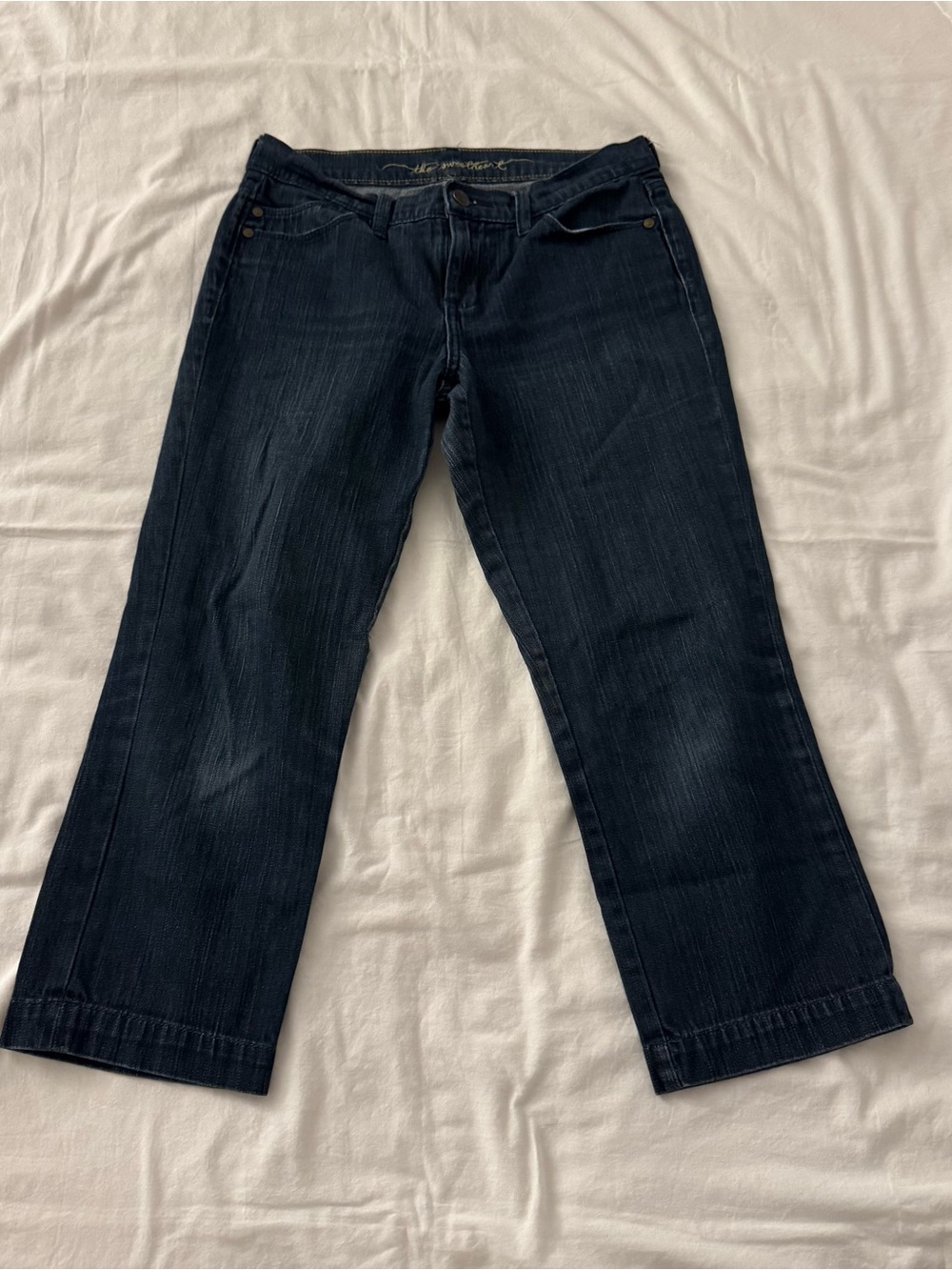 Vintage The sweetheart dark wash capri jeans in a size 2